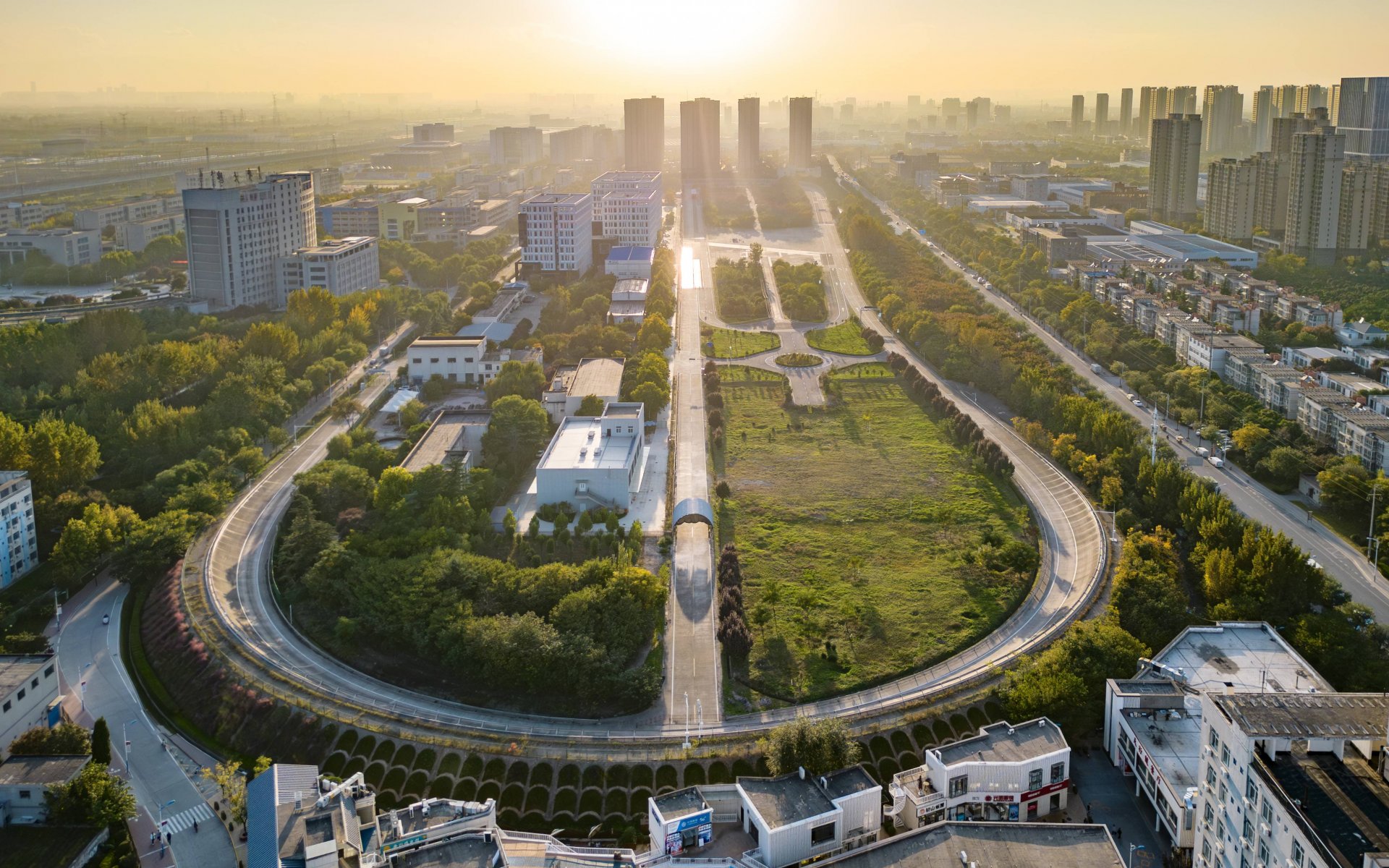 北校区地址:西安市未央区尚苑路