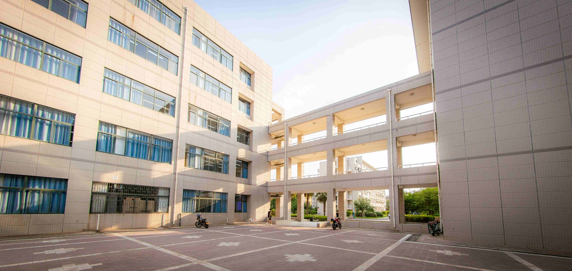南校区地址:西安市南二环路中段